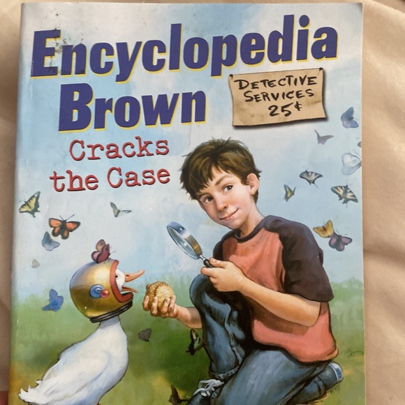 Encyclopedia Brown Chapter Books - Picture 2 of 10